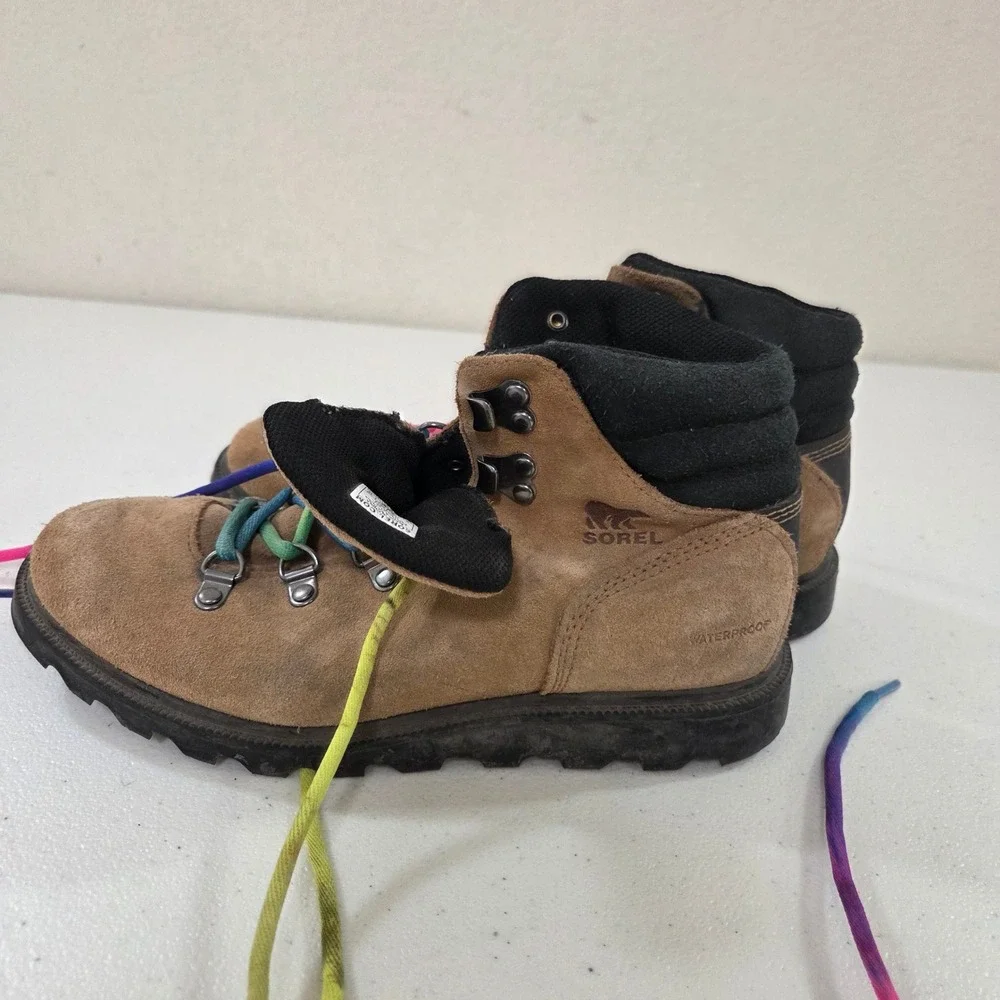 Sorel‎ Madson Hiker Waterproof Suede Boots Tan Brown Rainbow Laces NY2995-224 4Y